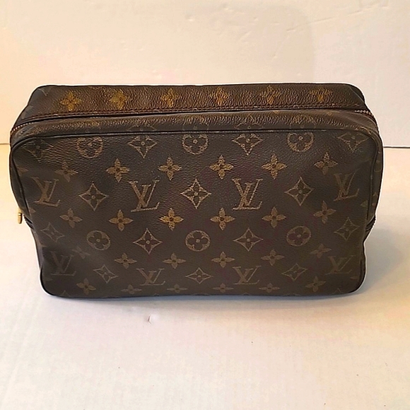 ✅️Louis Vuitton Monogram Trousse Toilette 28 Pouch Cosmetic Travel Handbag‼️ - Picture 2 of 12